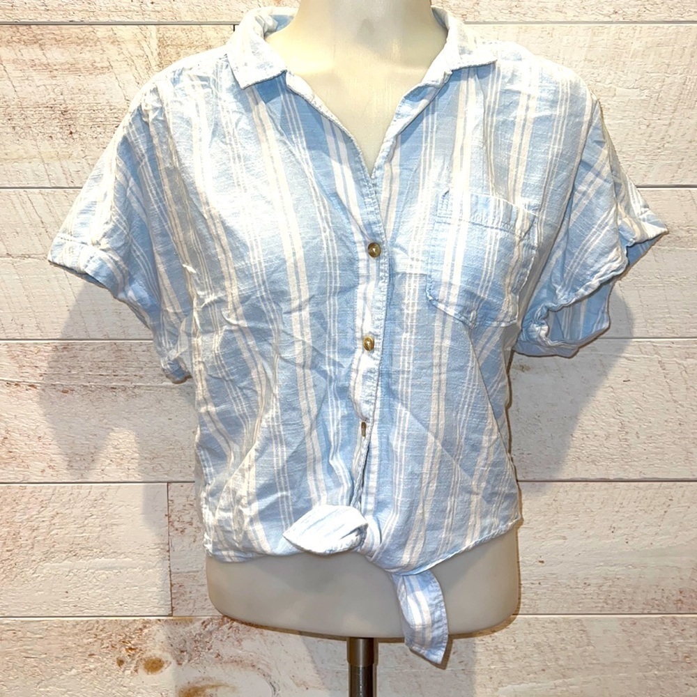 Abercrombie & Fitch Light Blue and White Striped Tie-Front Button Down Shirt